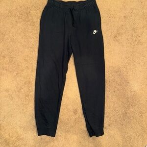 Nike Sportswear Club Fleece Women’s Mid-Rise Jogger / Black / Size: M